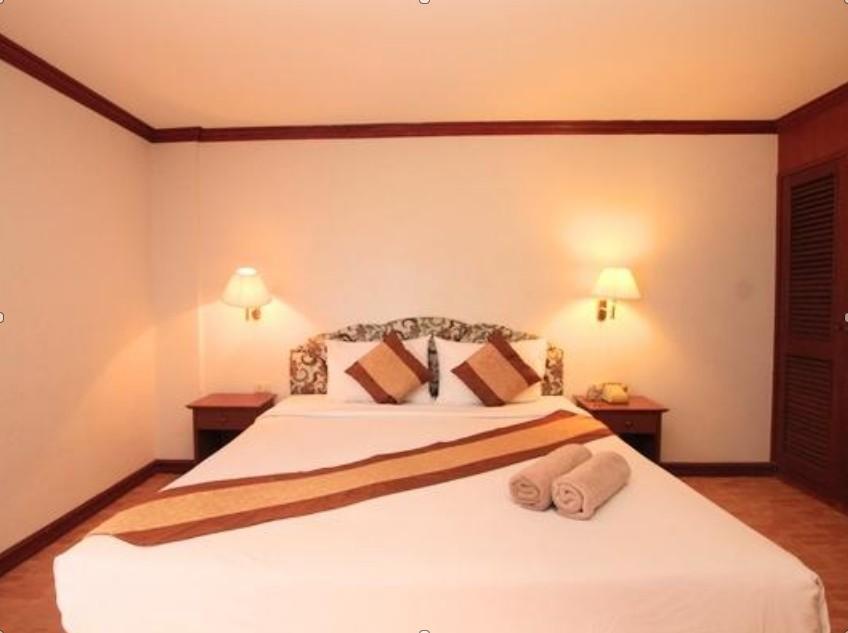 Tanawit & Hotel