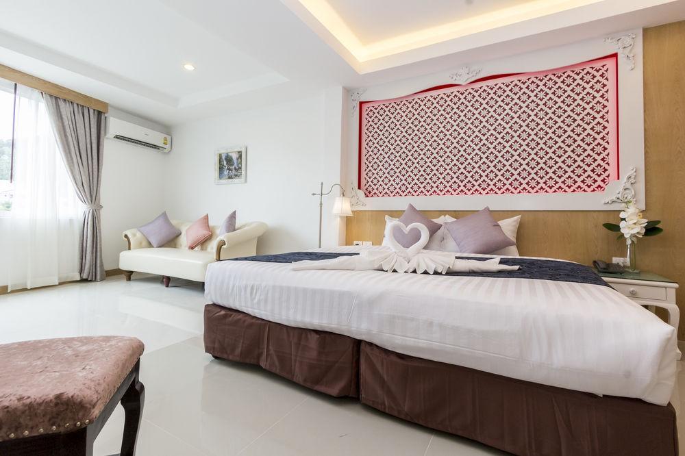 Triple Three Hotel