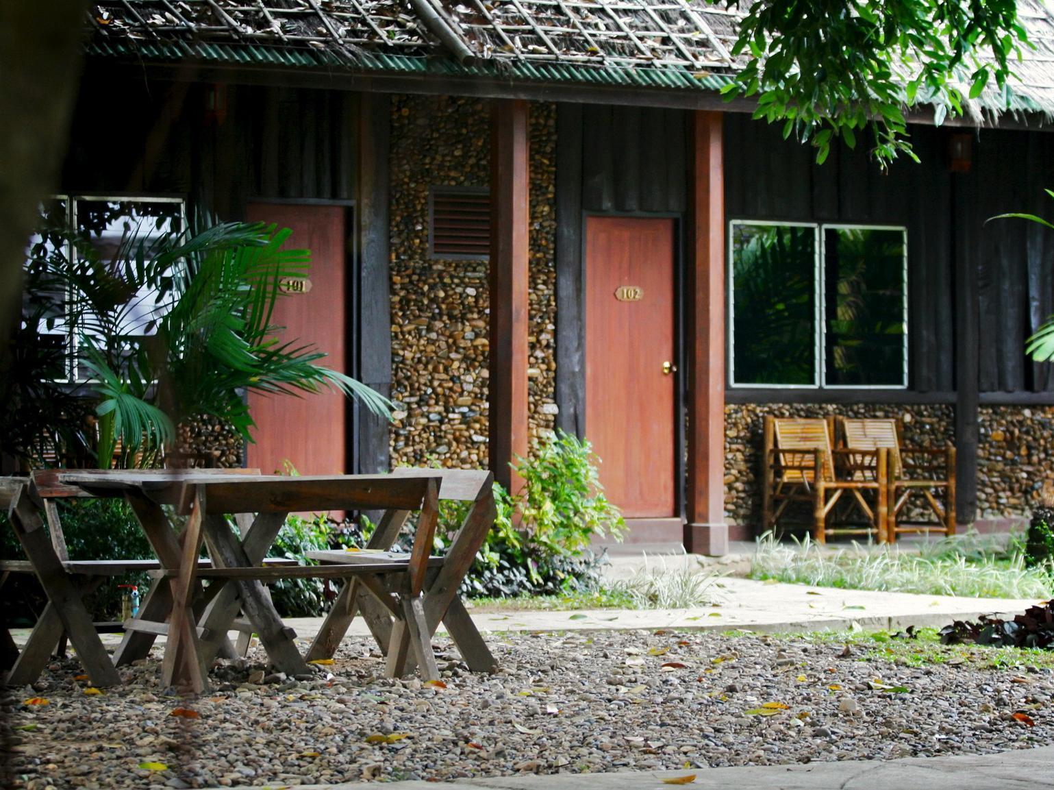 Hotsprings Resort 3*