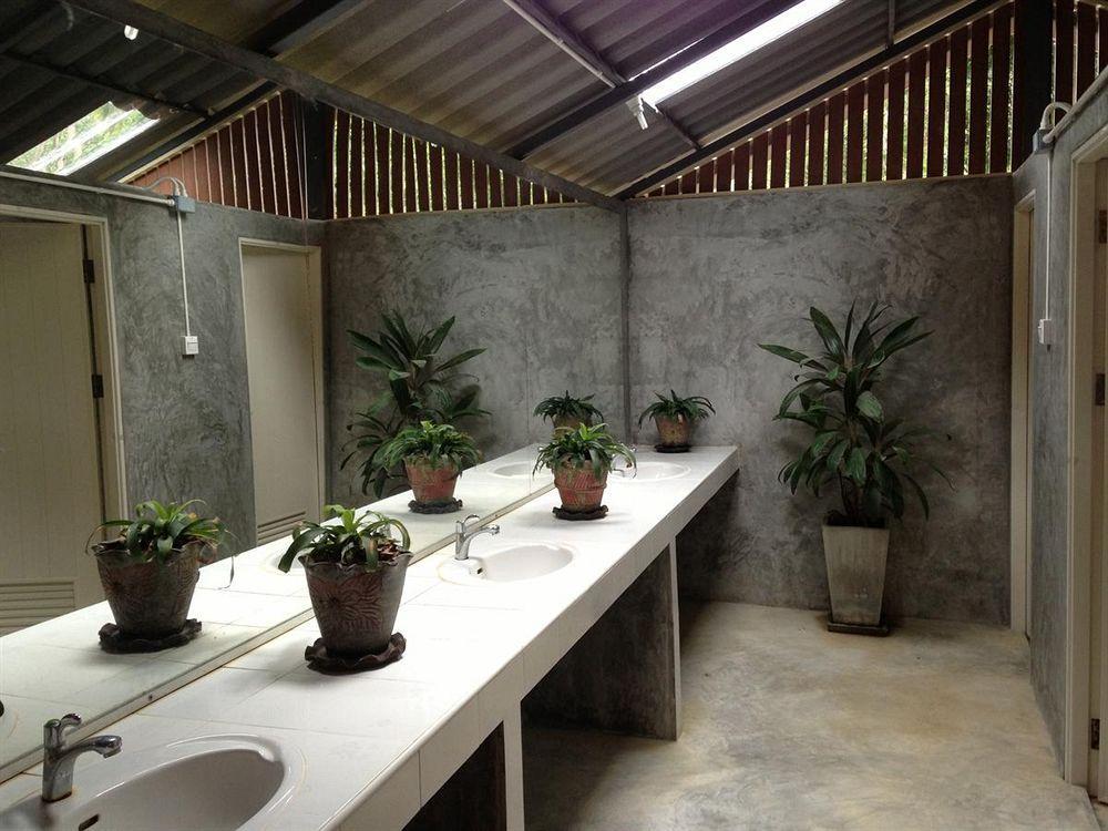 Moon Travel Backpacker Hotel