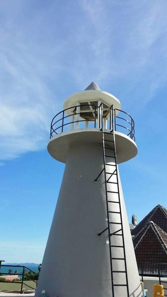 Lighthouse Hotel 3*