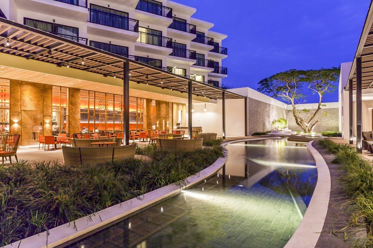 Centara Life Maris