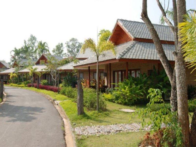 Resort Phowadol 4*
