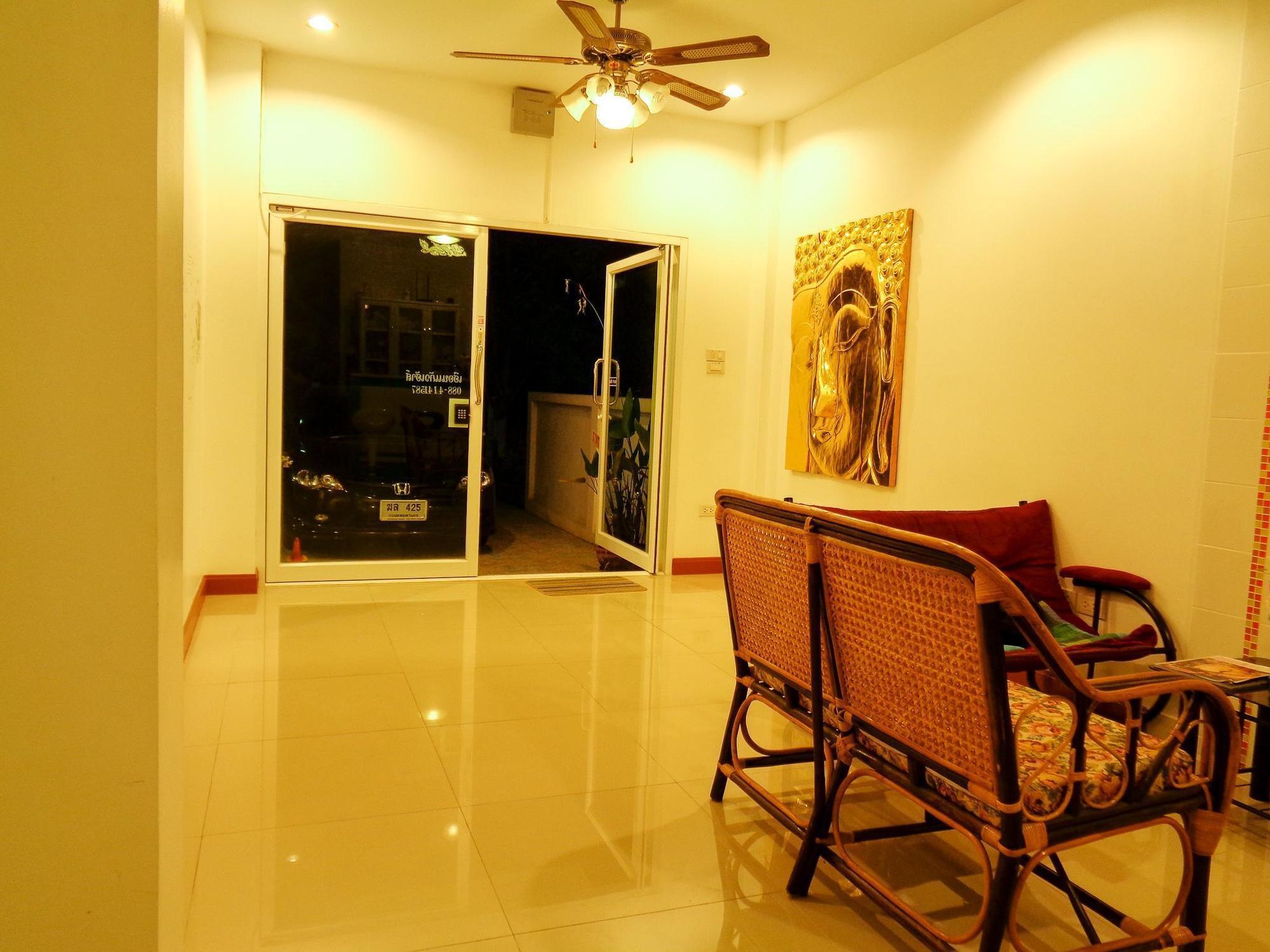 Bed & Breakfast Heuan Kaew House *