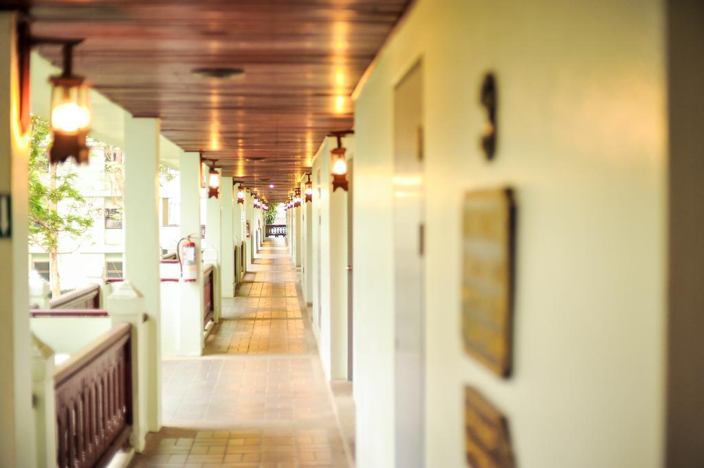 Hotel Wiang Indra Riverside 4*