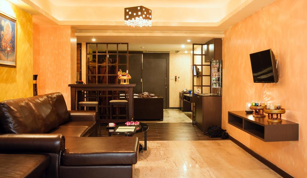 Hotel The Gallery At 4*