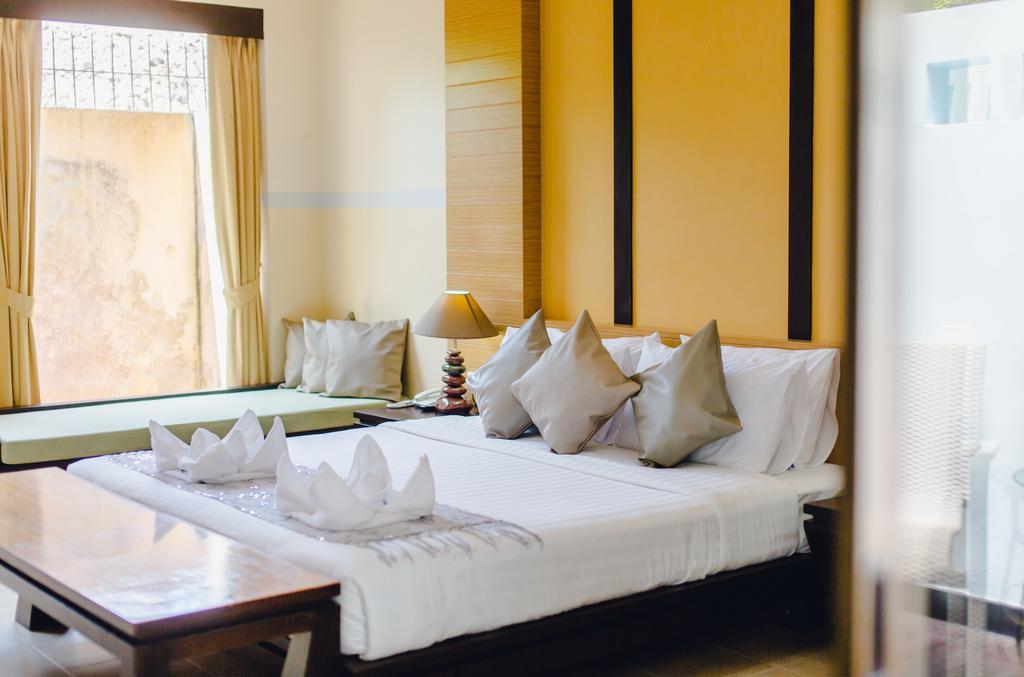 Karon Whale Hotel 3*