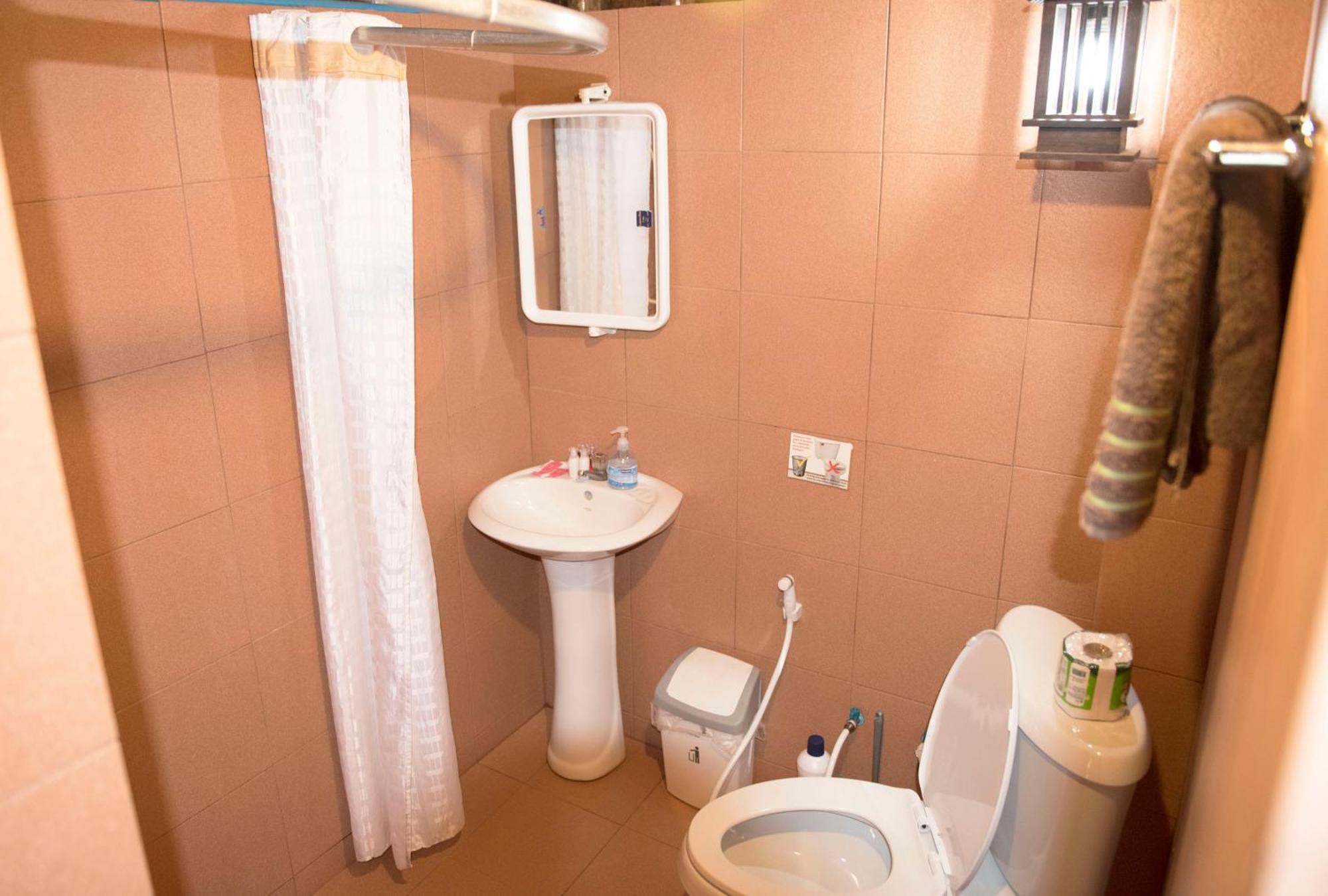 Sunflower Boathouse Guest house 2*