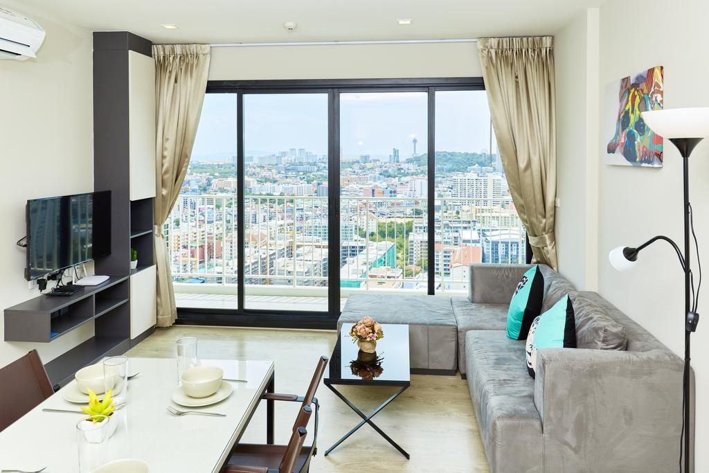 The Base By Fantasea Beach Apartment Pattaya
