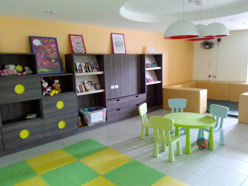 Lumpini Seaview Top Floor
