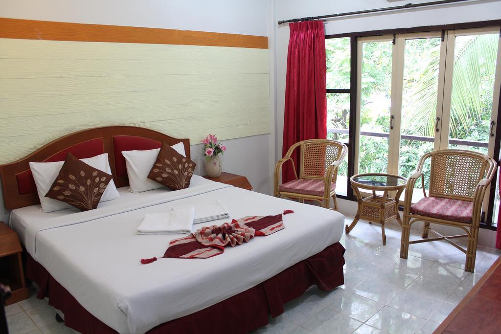 Resort Baan Suan Sook