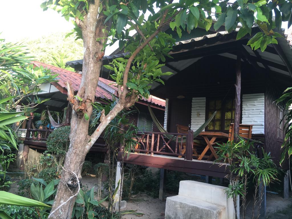 Jungle Hut & Hotel Haad Chao Phao