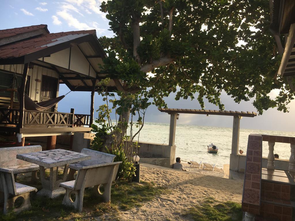 Jungle Hut &