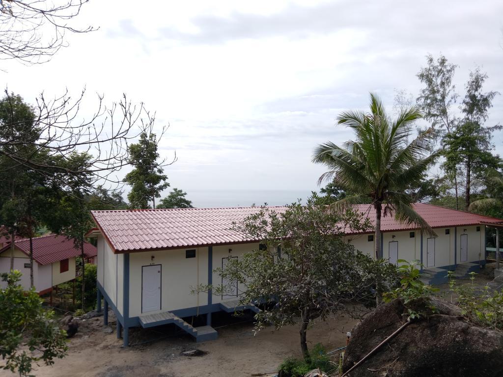 J.b.hut Resort