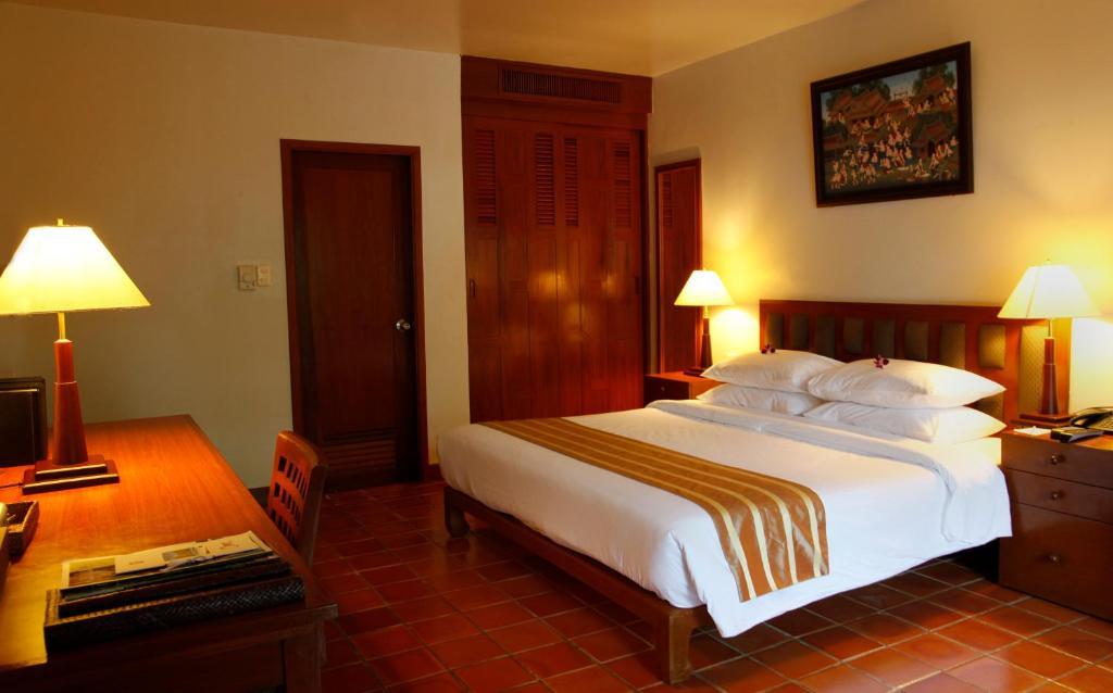 Salathai Resort