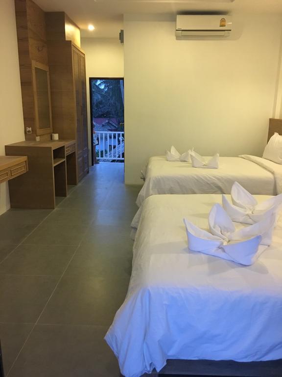 Mac's Bay Resort