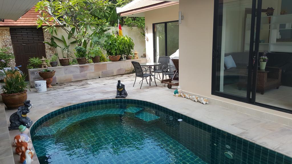 Baan Sanom Lamai Beach (Koh Samui)