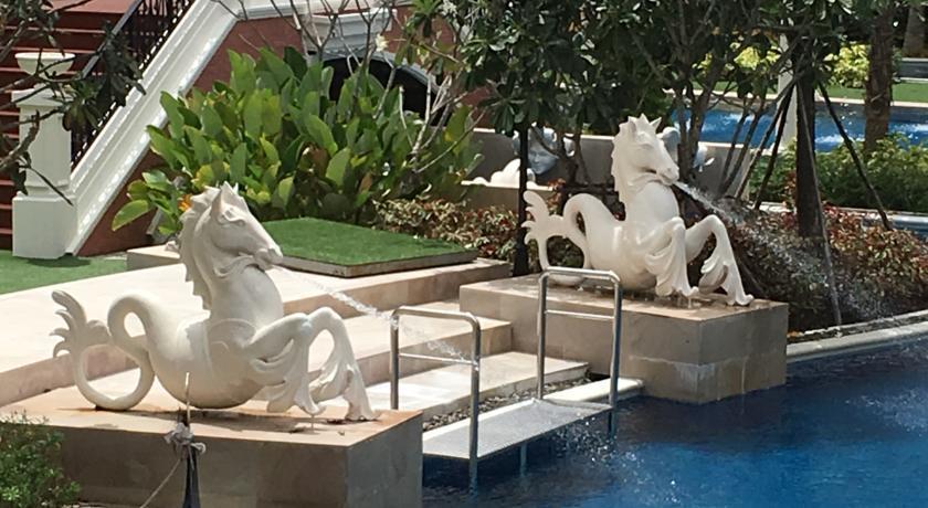 Venetian Signature Pattaya Apartment *