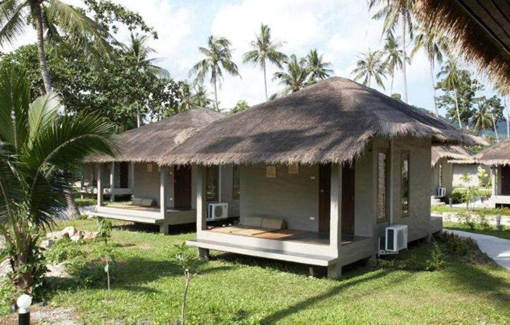 Hutcha Resort