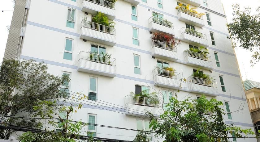 Sabai Sathorn *