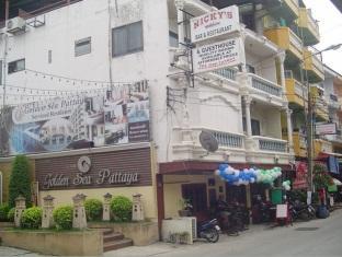 Nickys Guest house *