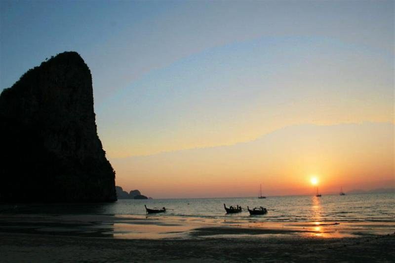 Resort Sunrise Tropical Railay Beach
