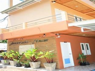 Amonrada House Hostel