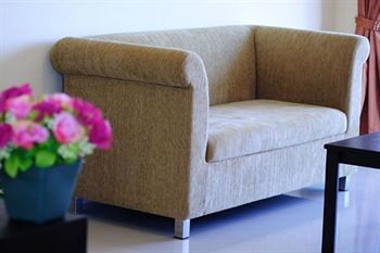 Oyo 829 Royal Thai 2*