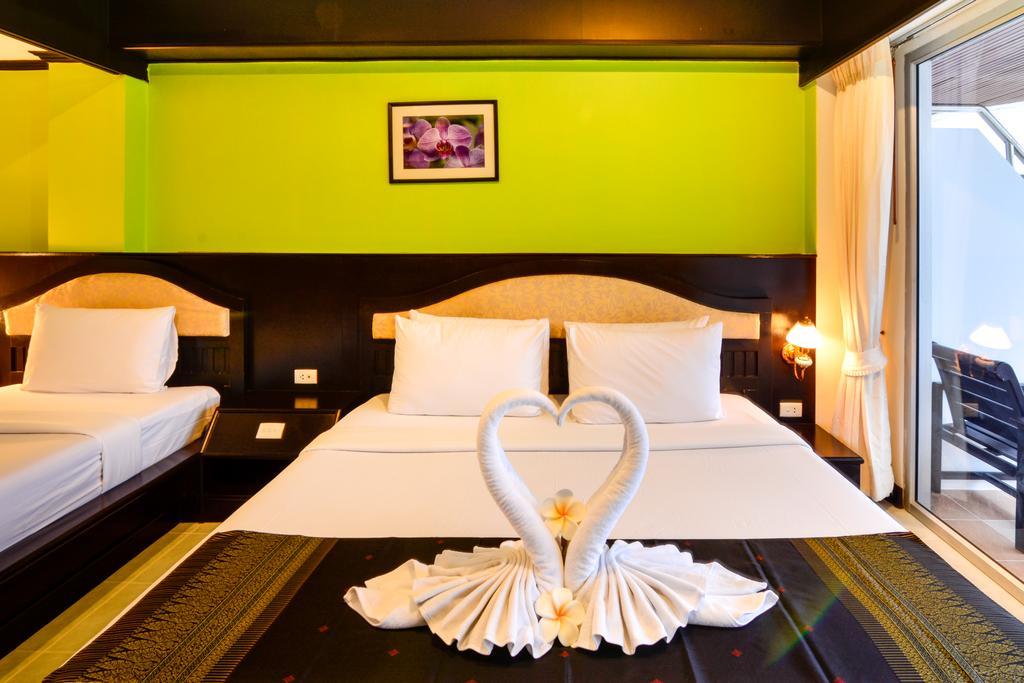 Samui First House Hotel 3*