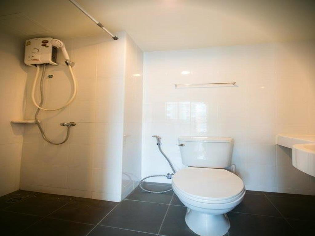 Lumpini Seaview Top Floor Apartment