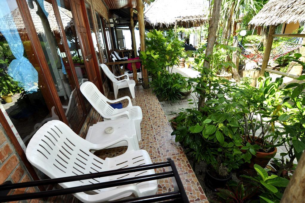 Dee Dee Beach House