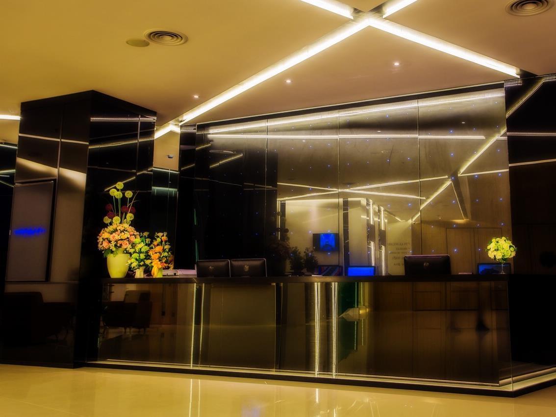 Crystal Yai Hotel
