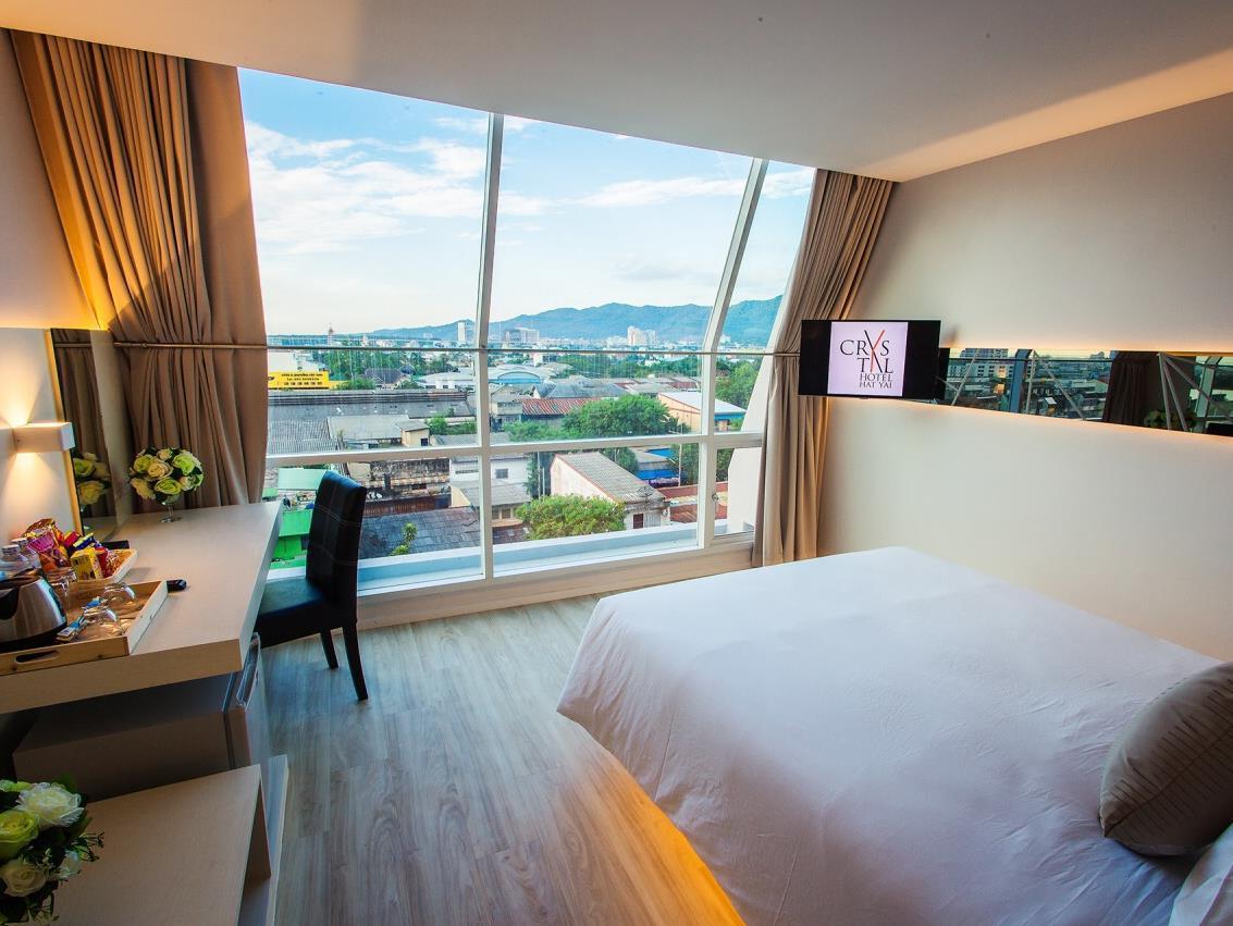 Hotel Crystal Yai 4*