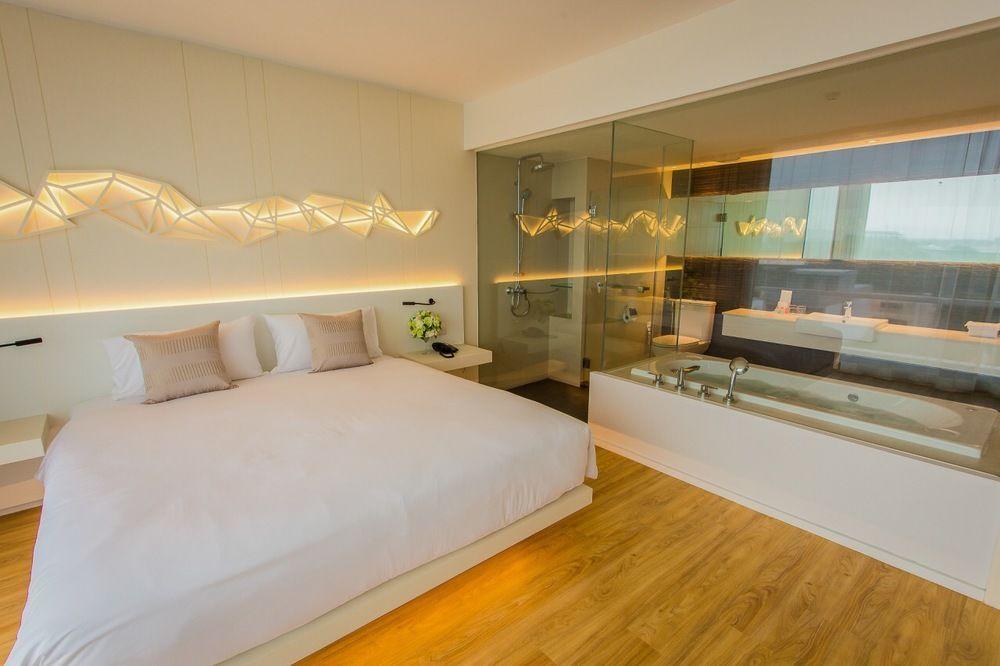 Hotel Crystal Yai