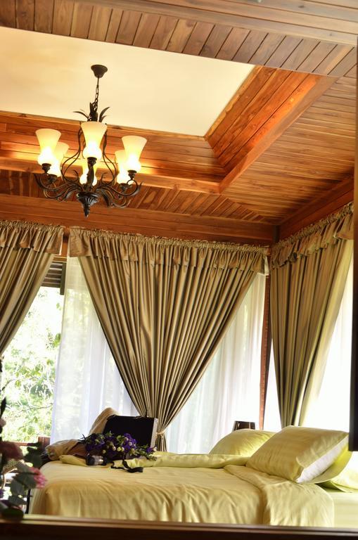 32 Coffee Hill & Resort