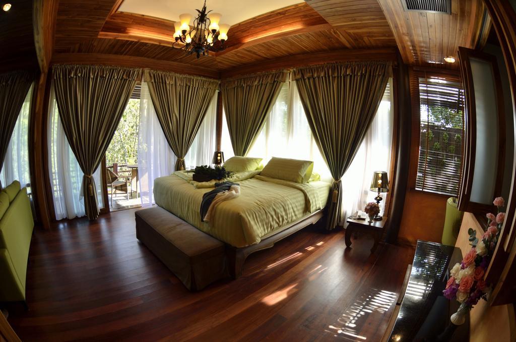 32 Coffee Hill & Resort