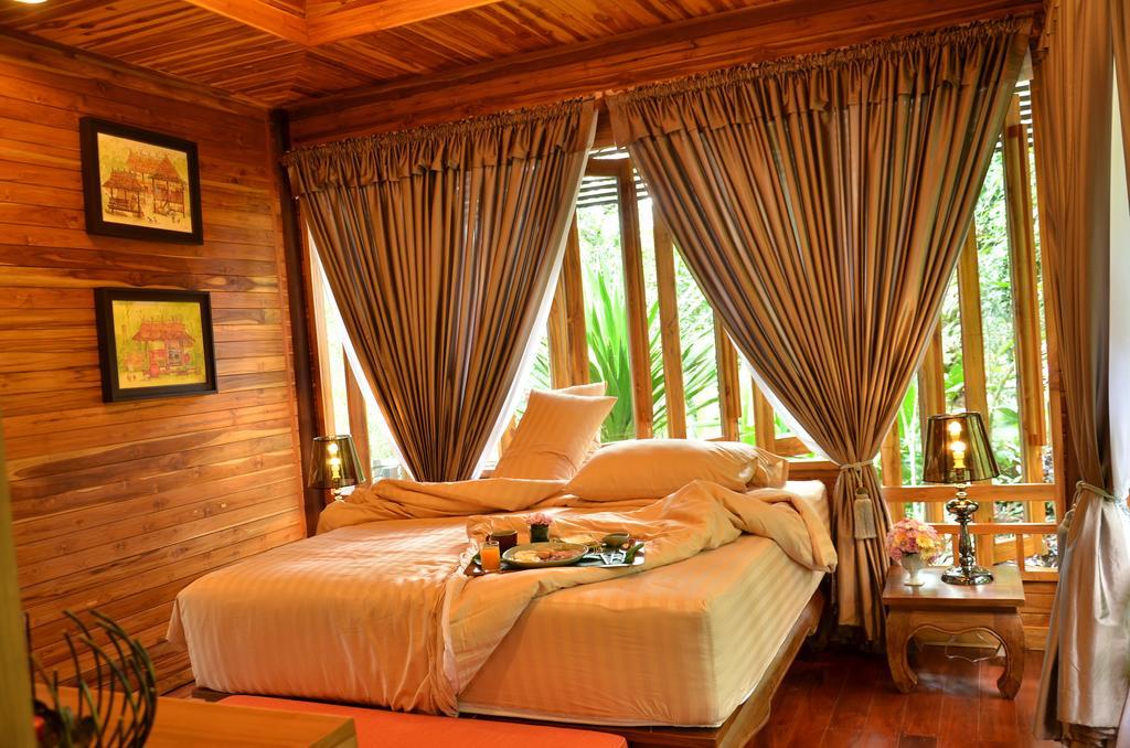 32 Coffee Hill & Resort