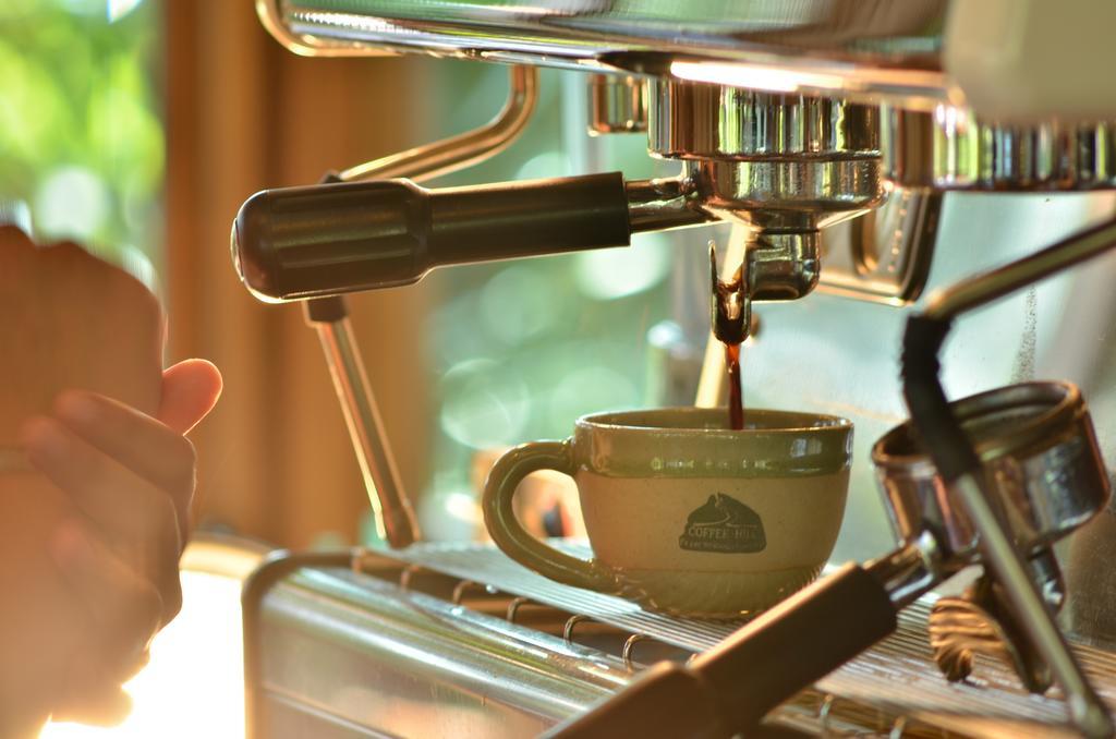 32 Coffee Hill &