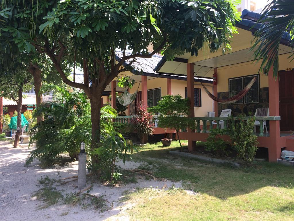 Suksabai Resort *