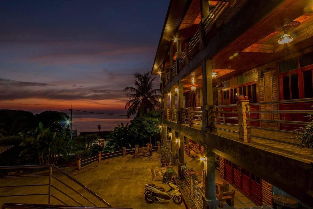 Resort Sea Rock Ko Pha Ngan