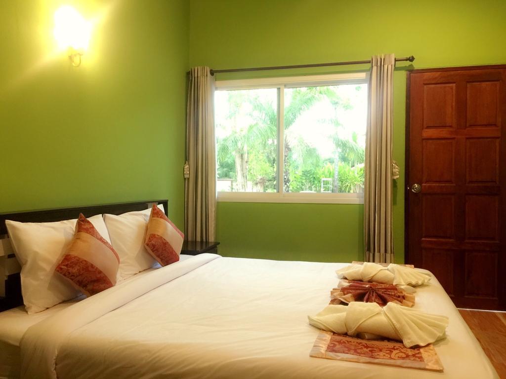 Thalane Palm Paradise