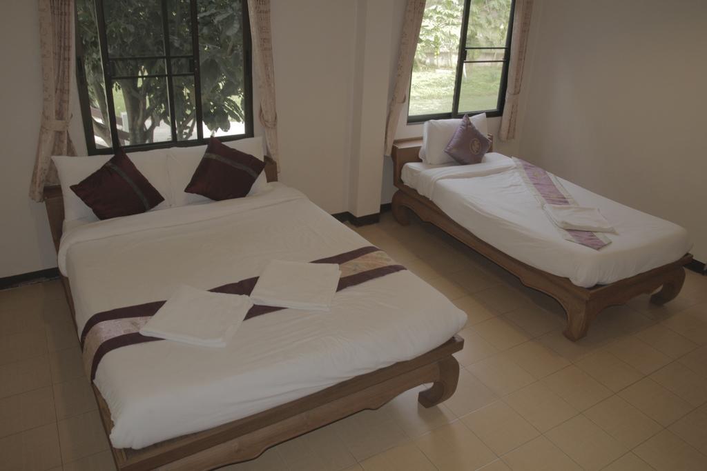 Hotel Backpackers Paradise (adults Only)