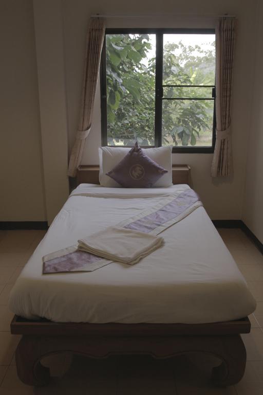 Backpackers Paradise (adults Only) Hotel