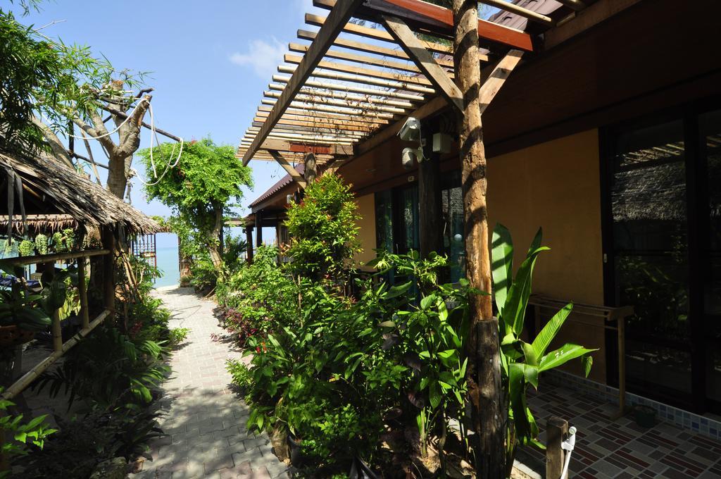 Guest house Dee Dee Beach House 2*