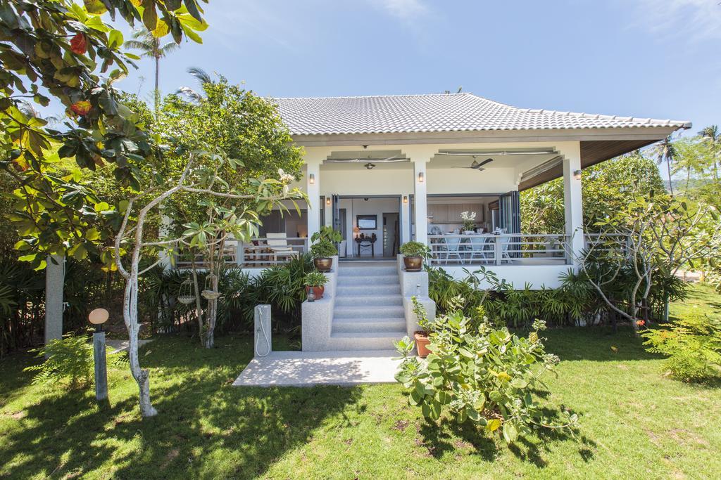 Tradewinds Beach House Villa *