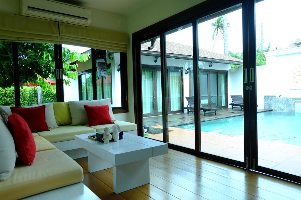 Jean Pool Villa