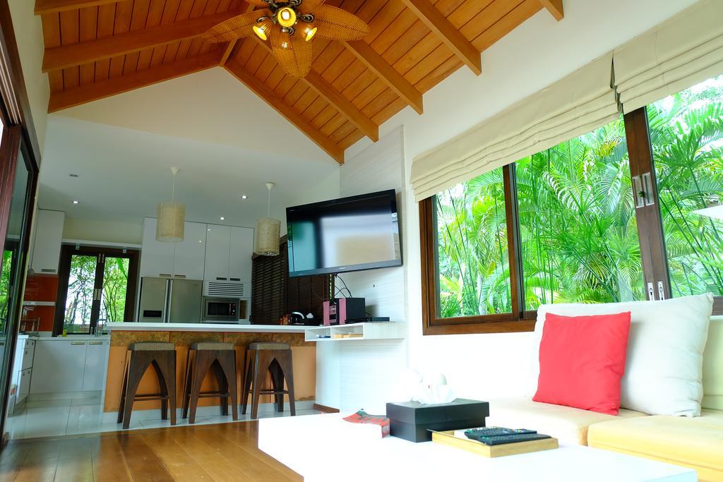 Jean Pool Villa