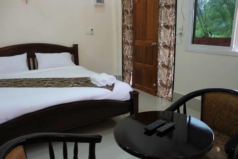 Guest house Baan Mek Lom 2*