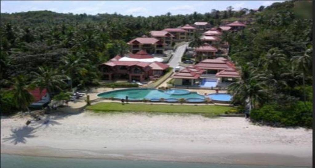 Villa 3 Bedroom On Front Tg12 *