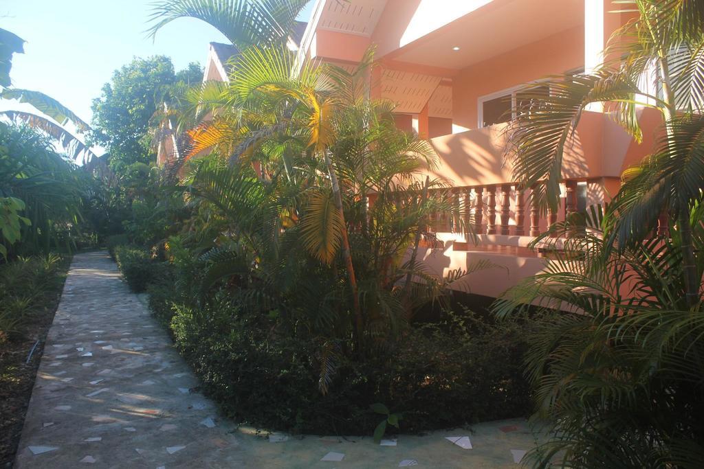 Guest house Baan Mek Lom 2*